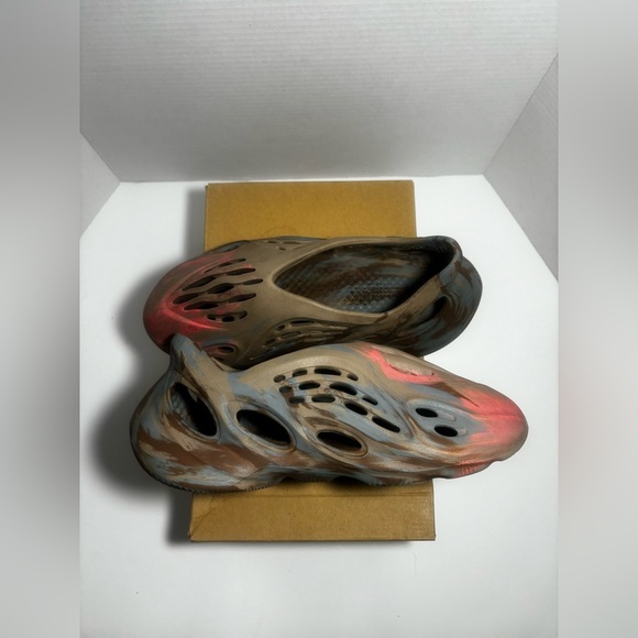 Adidas Yeezy Foam RNNR ‘MX Sand Gray’ 2021 - Picture 4 of 9